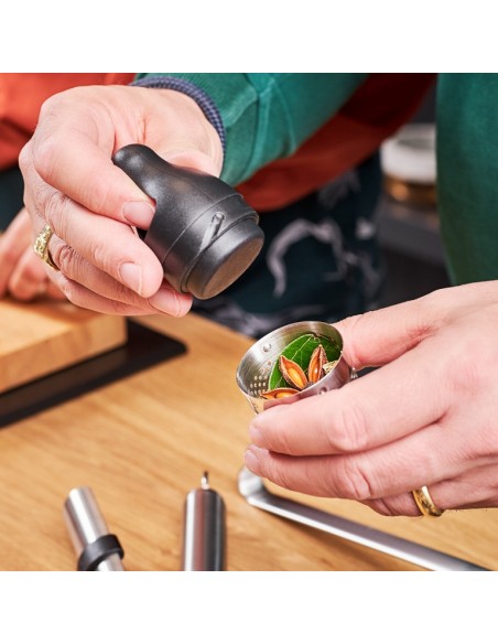 Zaparzacz na zioła do zup / herbaty Egg - Roesle