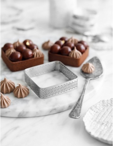 Perforowany kwadratowy pierścień do wypieków...