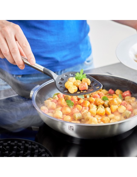 Łyżka cedzakowa Basic Line 32cm - Roesle